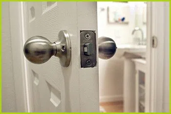Expert Locksmith Services Riverside, CT 203-893-4236 Expert Locksmith Services Riverside, CT 203-893-4236 - 14-unlock-door
