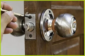 Expert Locksmith Services Riverside, CT 203-893-4236 - 17-eviction-service